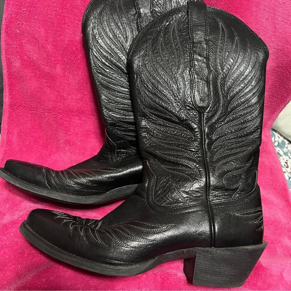 Ariat woman’s boots 8.5